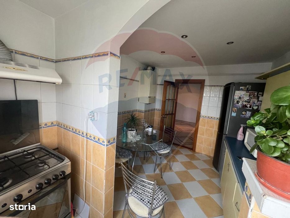 Apartament 4 camere b dul Garii