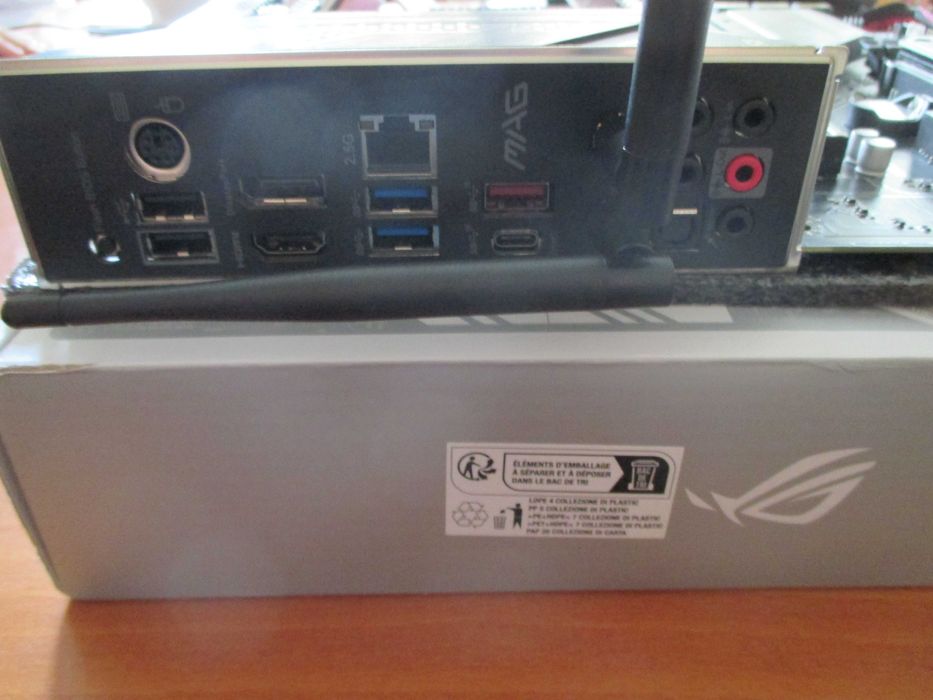 Дънна платка MSI MAG B550 TOMAHAWK MAX WIFI, сокет АМ4