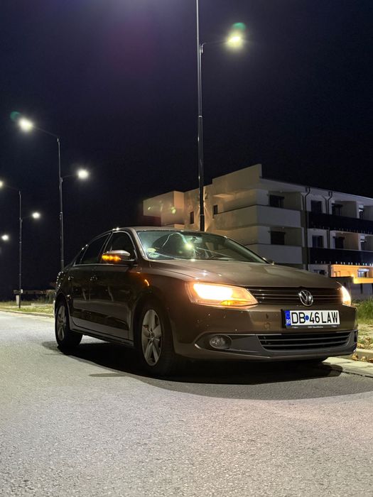 VOLKSWAGEN Jetta 2012 — imagine 4