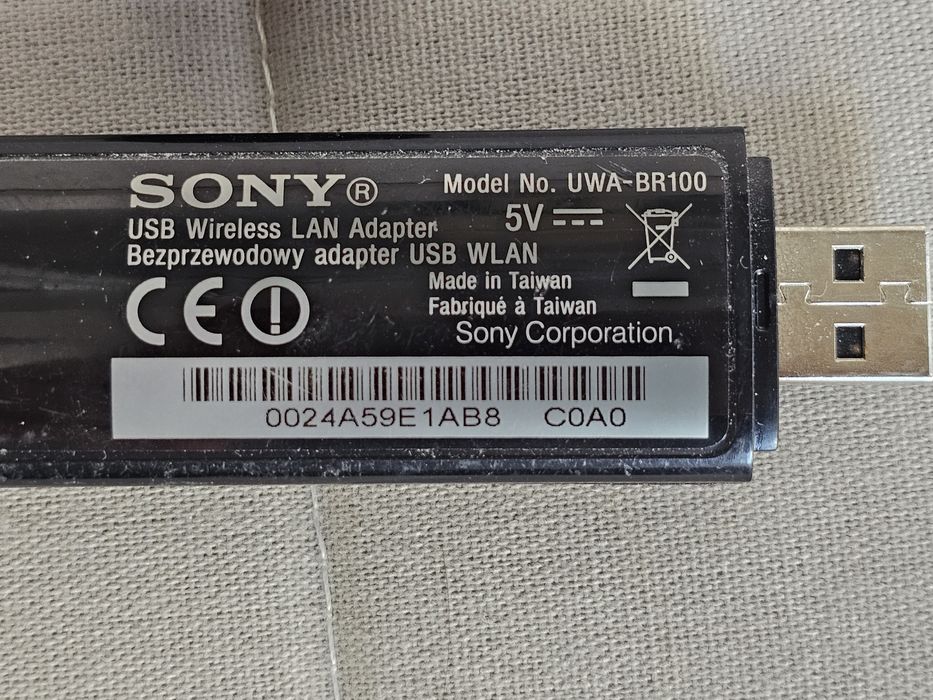 Accesorii originale SONY  3D compatibile cu tv Sony BRAVIA seriile EX, HX și NX (2010, 2011, 2012): 1 x UWA-BR100; 1 x TMR-BR100; 2 x TDG-BR100