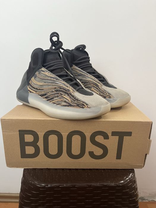 Yeezy Quantum Amber Tint