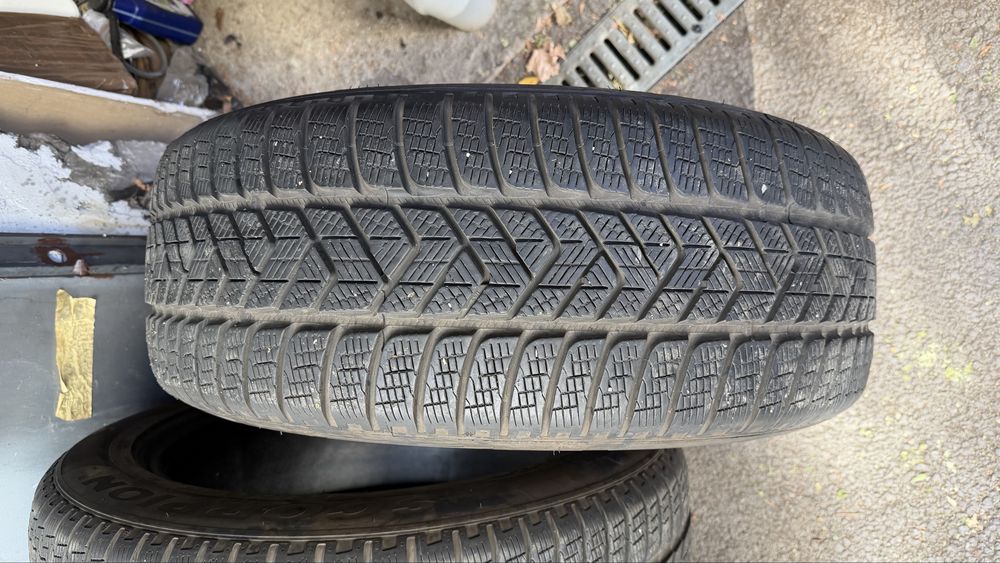 Зимни гими 235/55/19  101V Dot 2022 PIRELLI