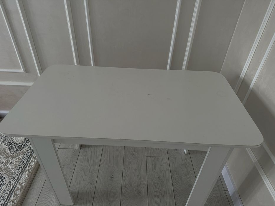 Продам стол кухонный