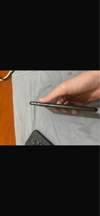 Айфон 11 продаетса