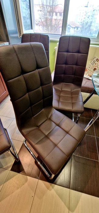 Стъклена трапезна маса с четири стола