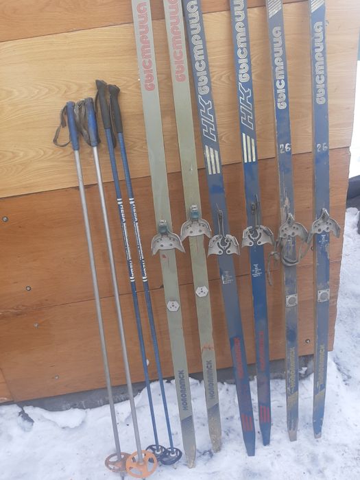 Продам лыжи с палками