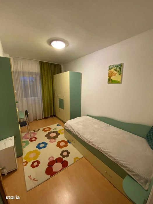 Apartament 4 camere (strada Zizinului)