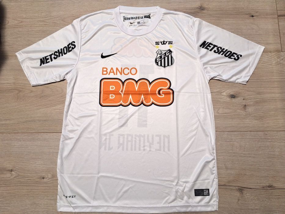 Футболна фланелка на Неймар Сантош  ретро модел!!!