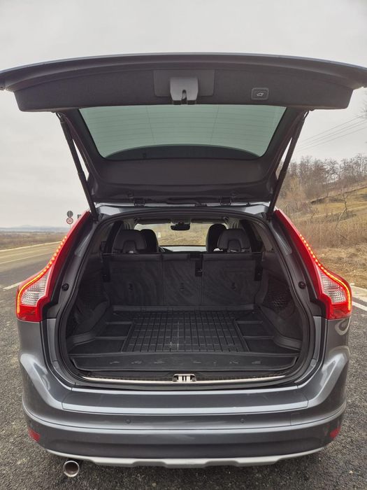 Vând Volvo XC 60