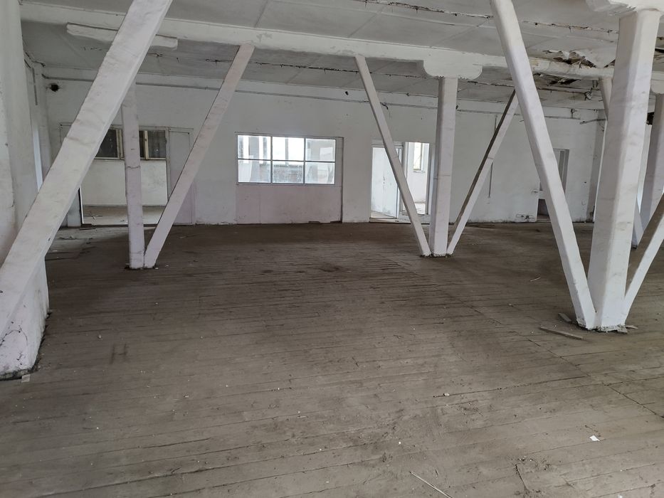 Дава се под наем Промишлена сграда в Русе, Веждата - 335 кв.м за 382.5 € - Снимка #1