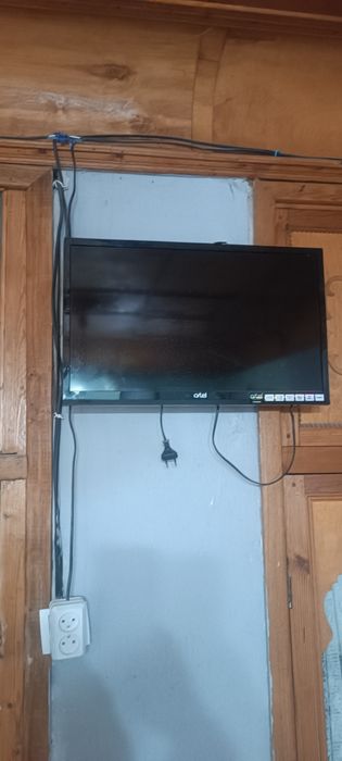 Телевизор artel kichkinasi