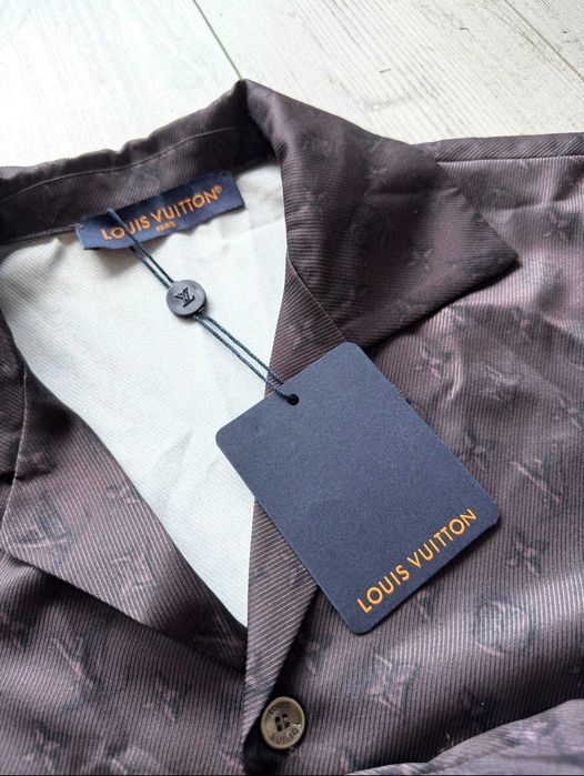 LIVRARE IN 24h | Compleu Louis Vuitton Premium