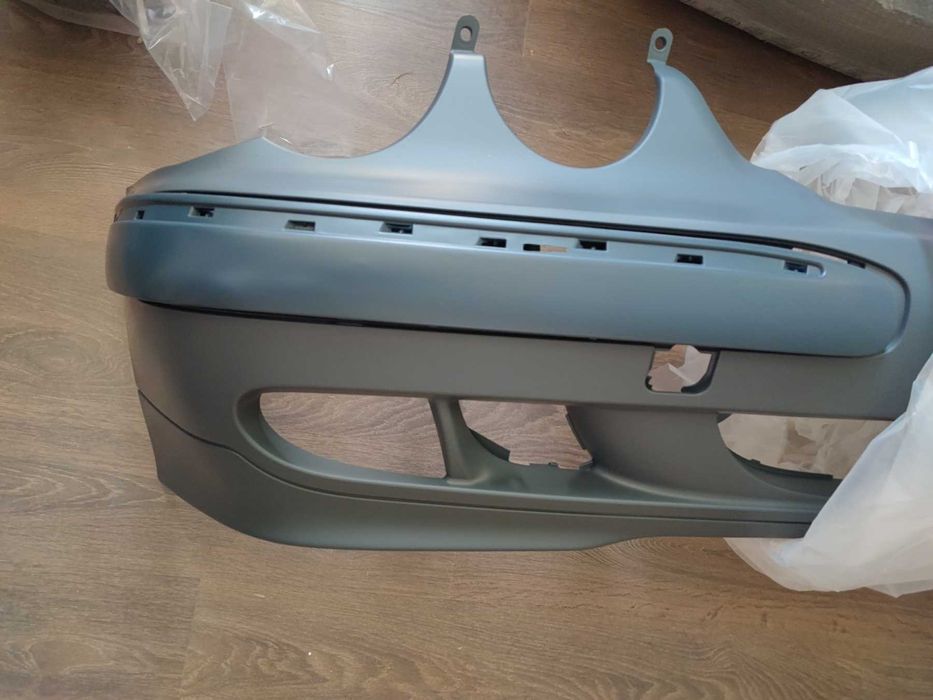 Лайсни Лайсна предна броня Мерцедес W210 Фейс Facelift Нови С отвори
