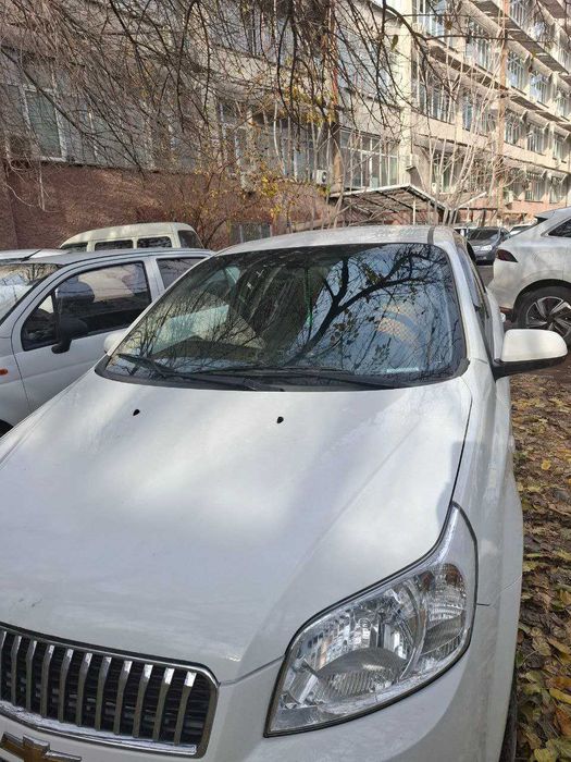 автомобил Nexia 3