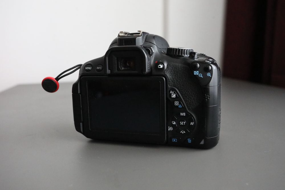 Canon EOS 650D + Sigma 10-20mm f/3.5 + Tamron 55-200 f/4-5.6 + Accesorii | Kit complet