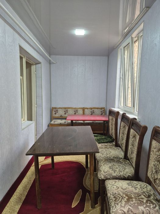 Сдается 1 ком кв в Чирчике 1 мкн 2 этаж балкон 2,6 дом кирпичный