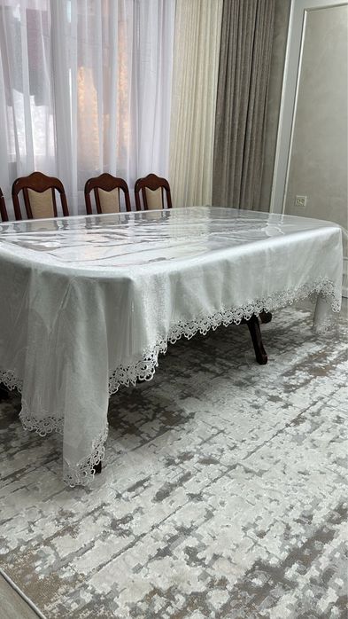 Большой Раскладной Стол (200-250 см). В Наличии Стулья.
