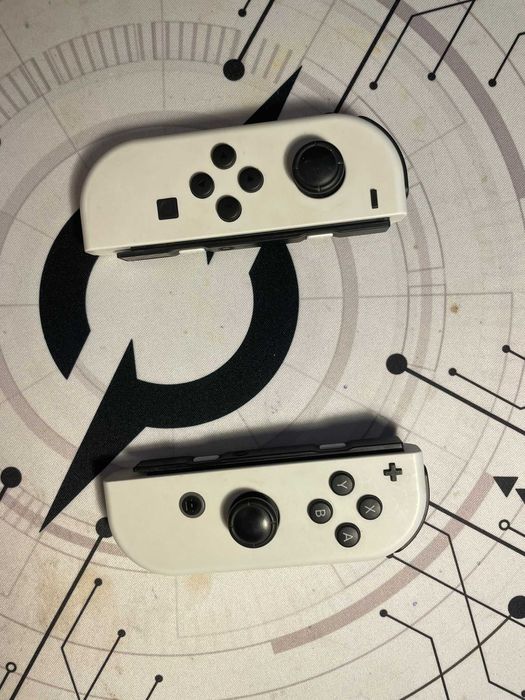 Nintendo Switch OLED Model alb Joy-Con + Super Mario Maker 2