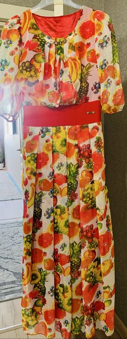 Платья для женщины