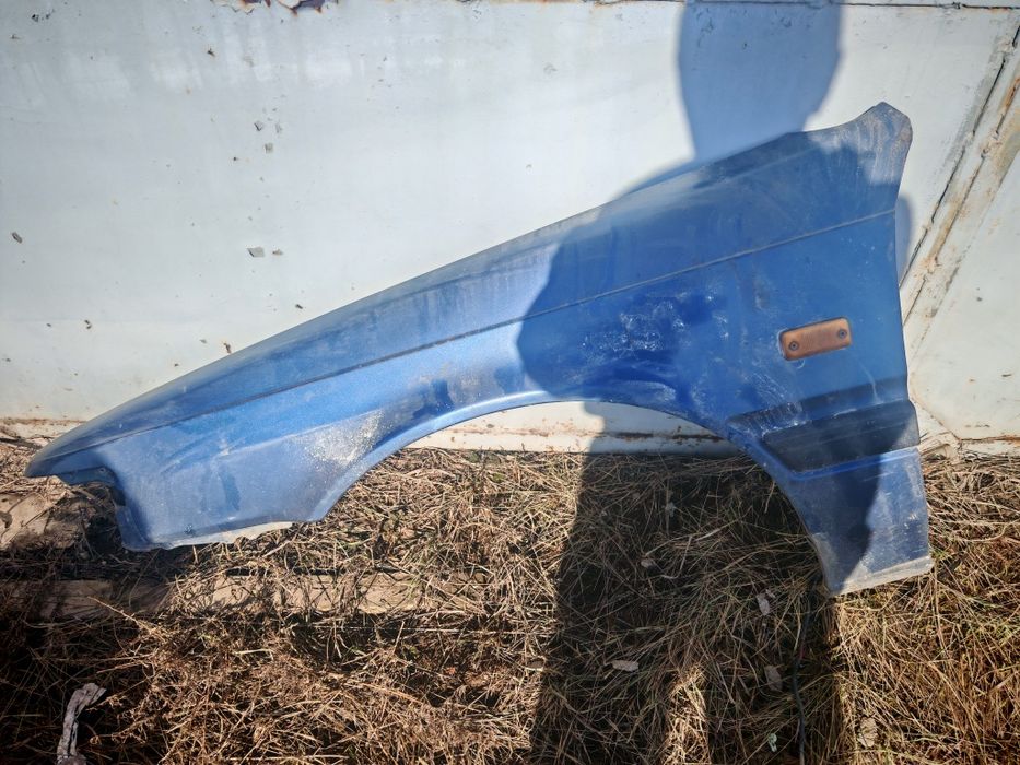 Продам крыло Мазда переходка.