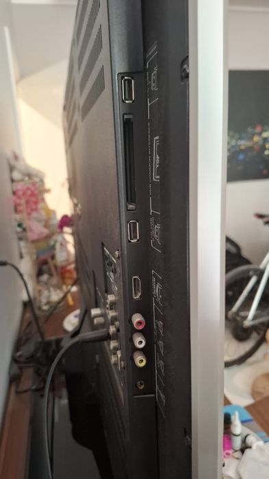 Продавам телевизор Toshiba 42 инча