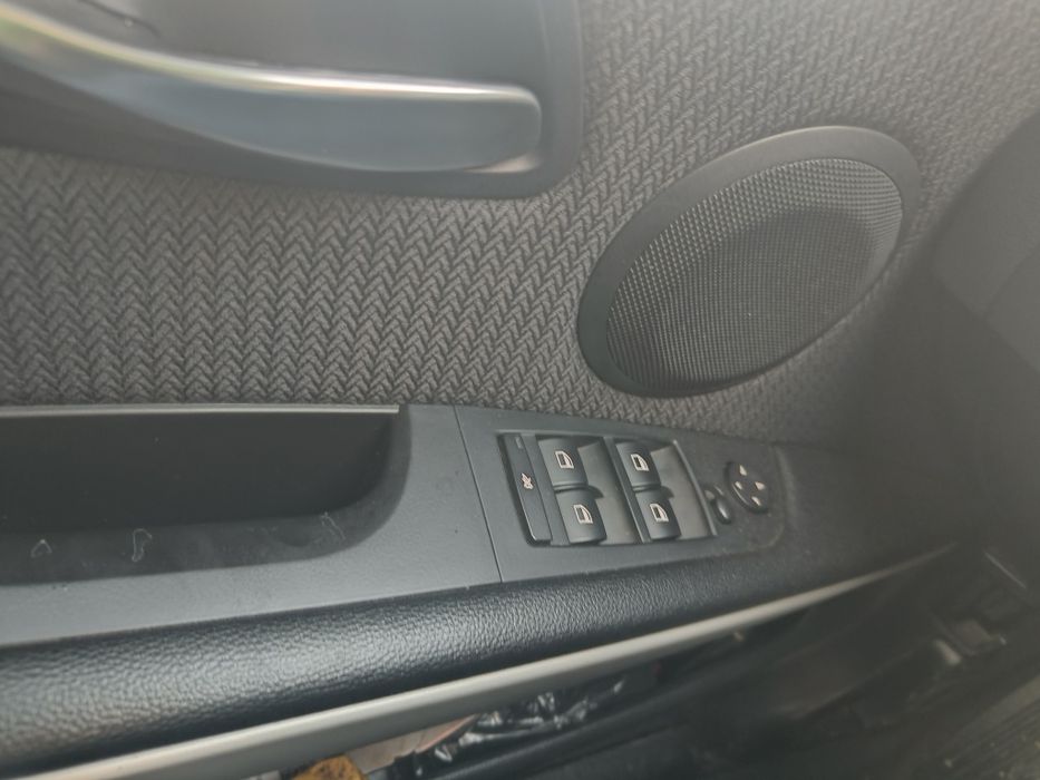 BMW E90 318- an 2011