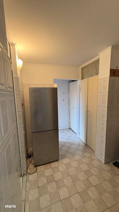 Vând apartament 2 camere decomandat etaj 4/4