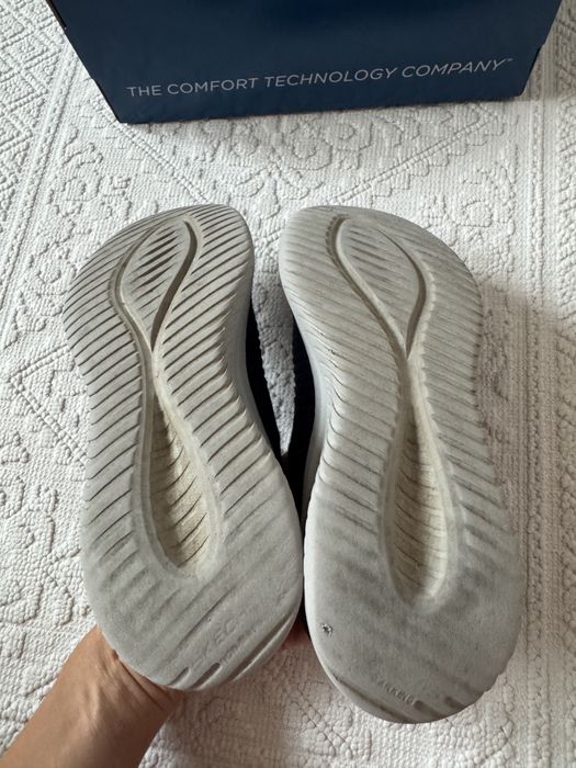 Skechers slip ins 32