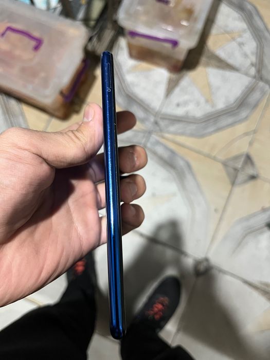 Samsung a7 2018 oynasi singan