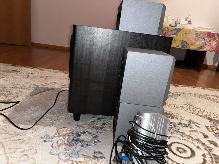 Продам калонки срочно торг есть