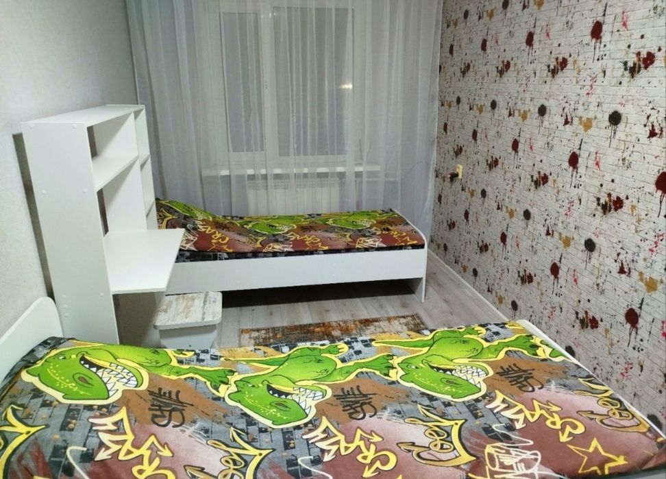 Стол с полками .