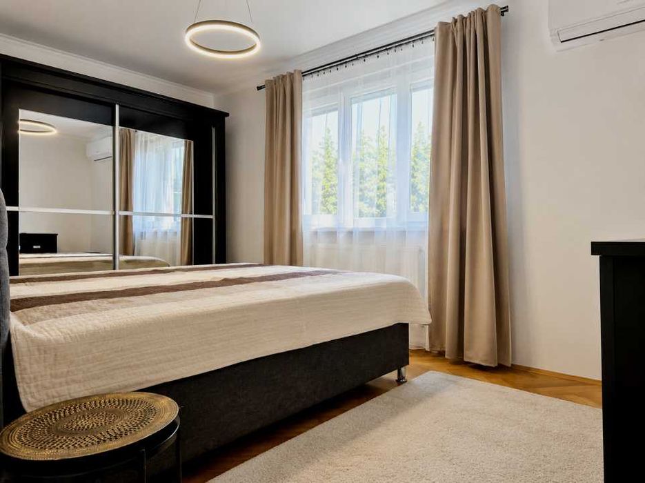 Inchiriez apartament cu 3 camere