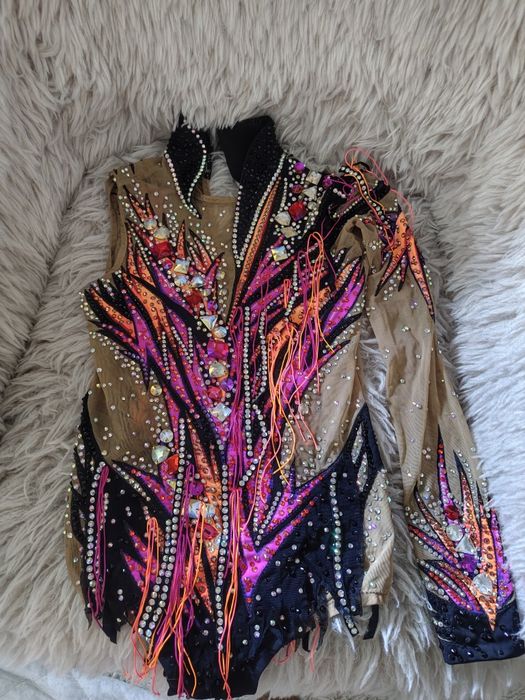 Costum de gimnastică ritmica