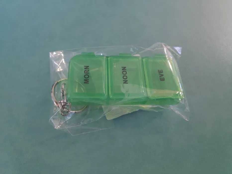 Таблетница брелок на день