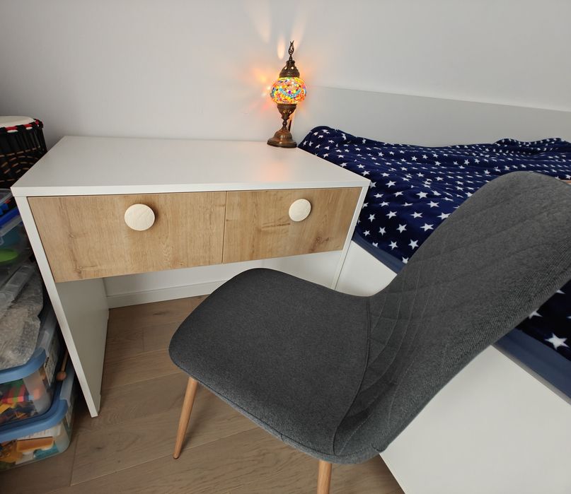 Set birou + scaun modern, Perfect pentru home office, Stare impecabila