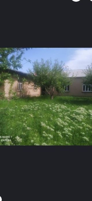Hovli uy sotiladi 10 sotix 9xonali lokatsiya bomba
