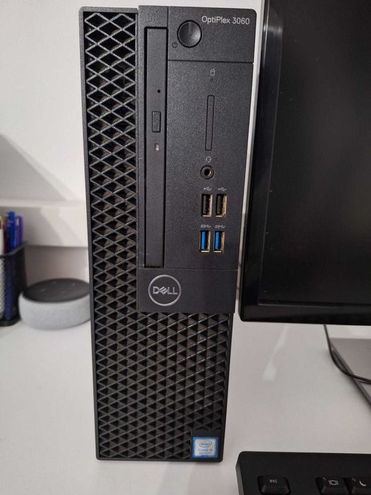 Vand PC DELL OptiPlex 3060 i5 - 8500 Intel Core Pana la 4.10 GHz 8 GB