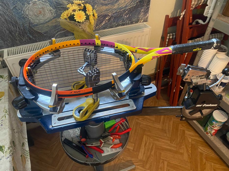 Racordare rachete tenis – rapid, atent și la preț corect