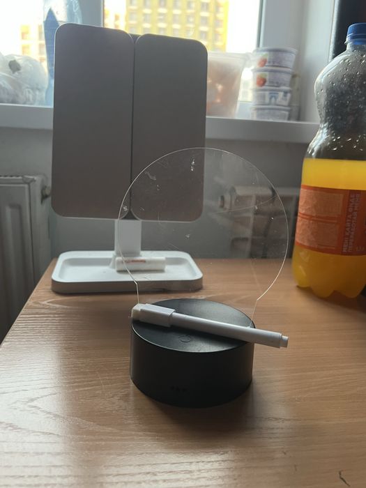 Настольная лампа