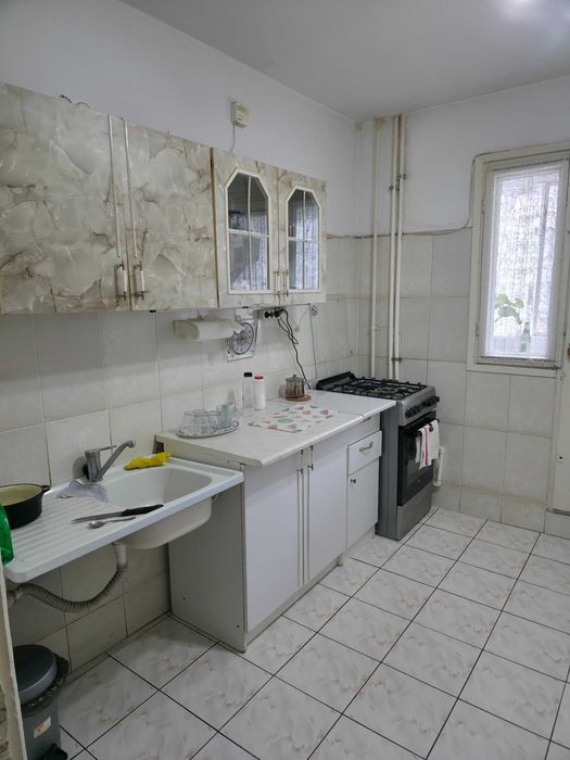 Vand apartament 3 camere Crangasi