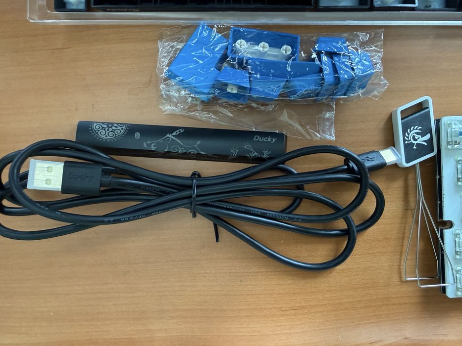 Клавиатура Ducky One 2 Mini - Cherry MX Blue - За ремонт