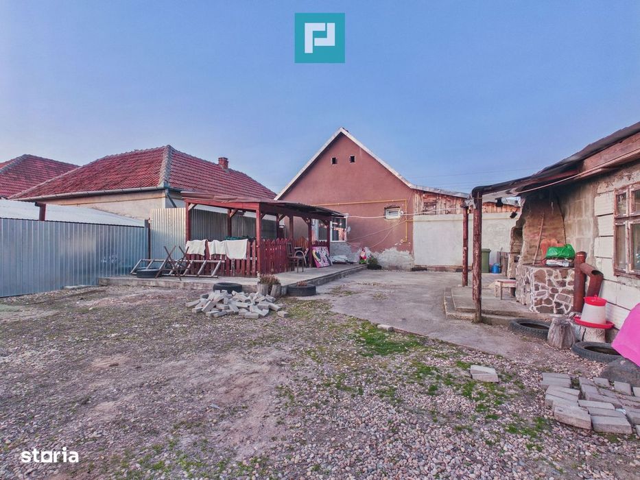 Casă cu 3 camere și teren de 700 mp în Cermei