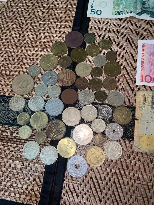 Стари банкноти пари стотинки