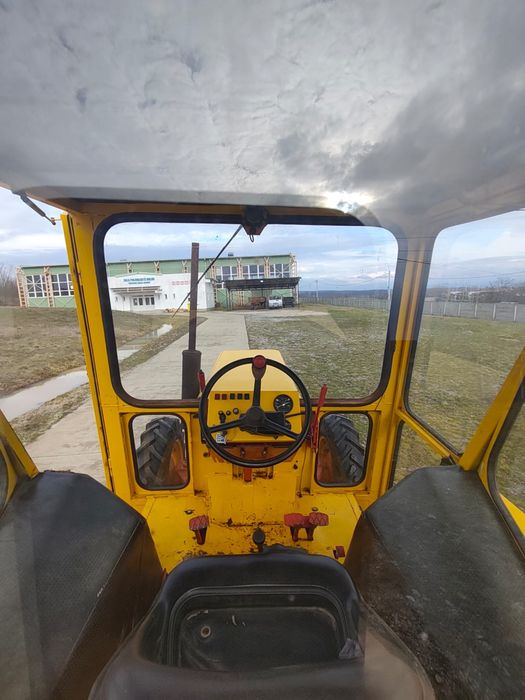 Vând tractor Universal UTB 644 DTC