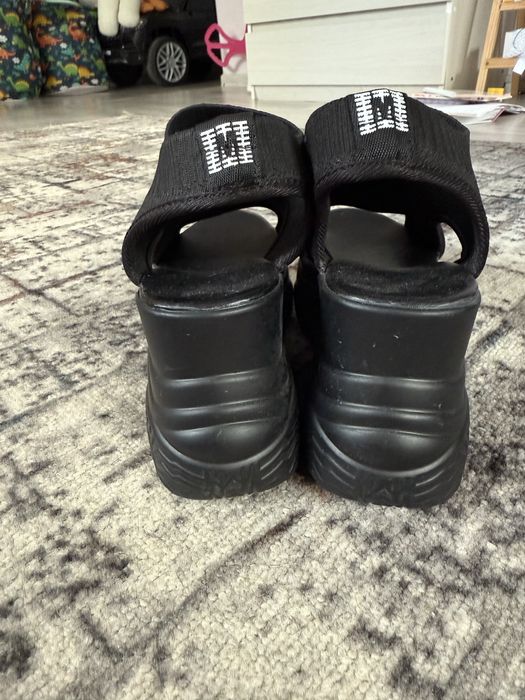 Сандали на платформе