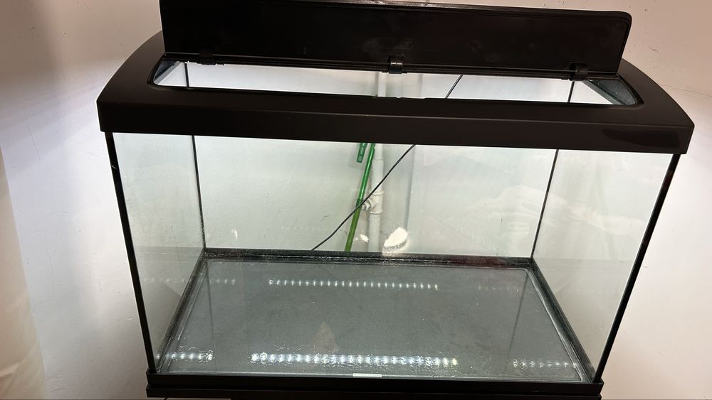 Acvariu 60 litri cu capac si iluminat Led
