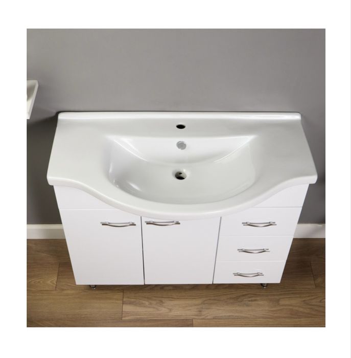 Тумба с раковиной.