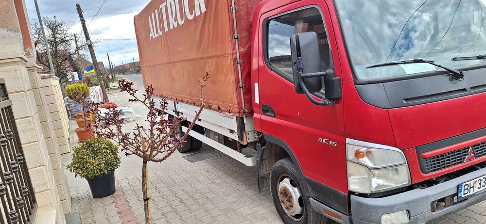 Autoutilitara Mitsubishi Canter