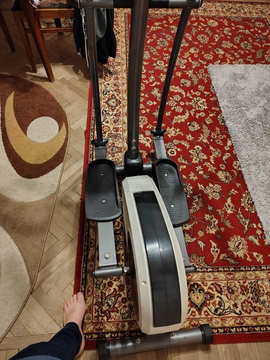 Bicicletă Eliptică Kondition - CA NOUĂ (doar 184 km parcurși)