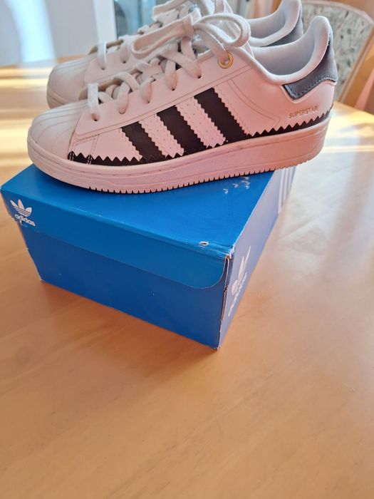 Маратонки Adidas super stra-37 1/2